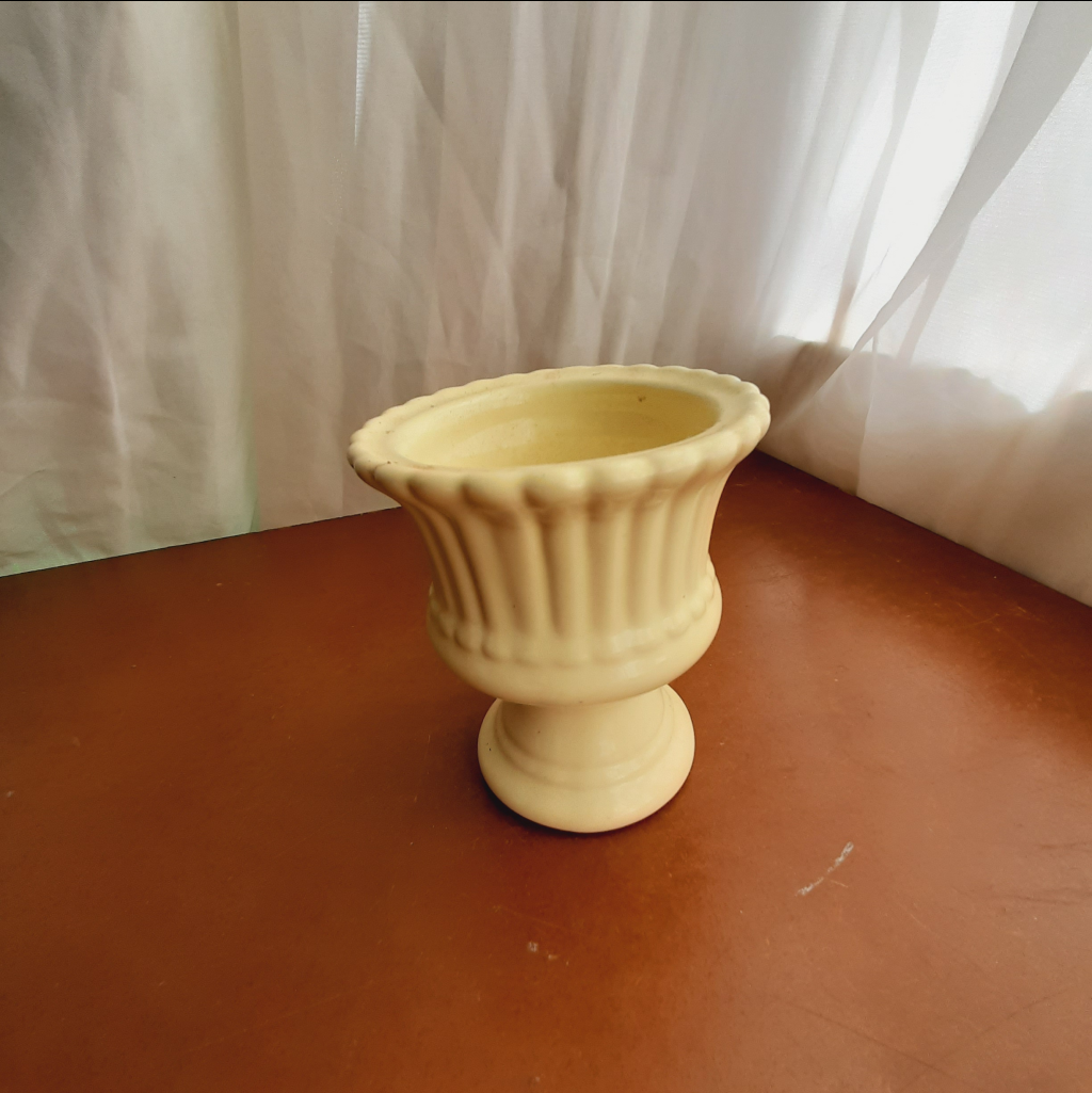 Vasinho Pequeno Cerâmica Amarelo Claro - Maluhe decorações 