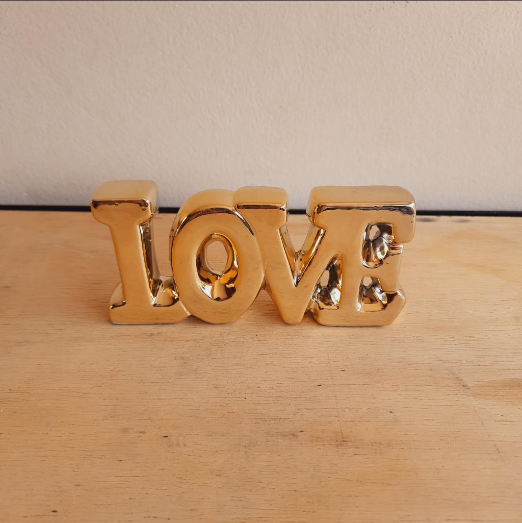 Letreiro Love Cerâmica Dourado - Maluhe decorações 