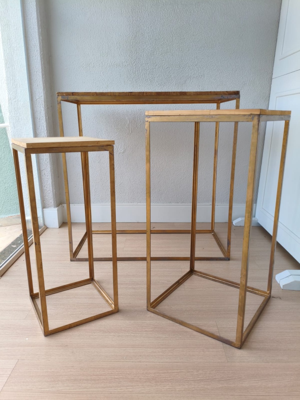 Trio de Mesas de Ferro Dourado - Maluhe decorações 