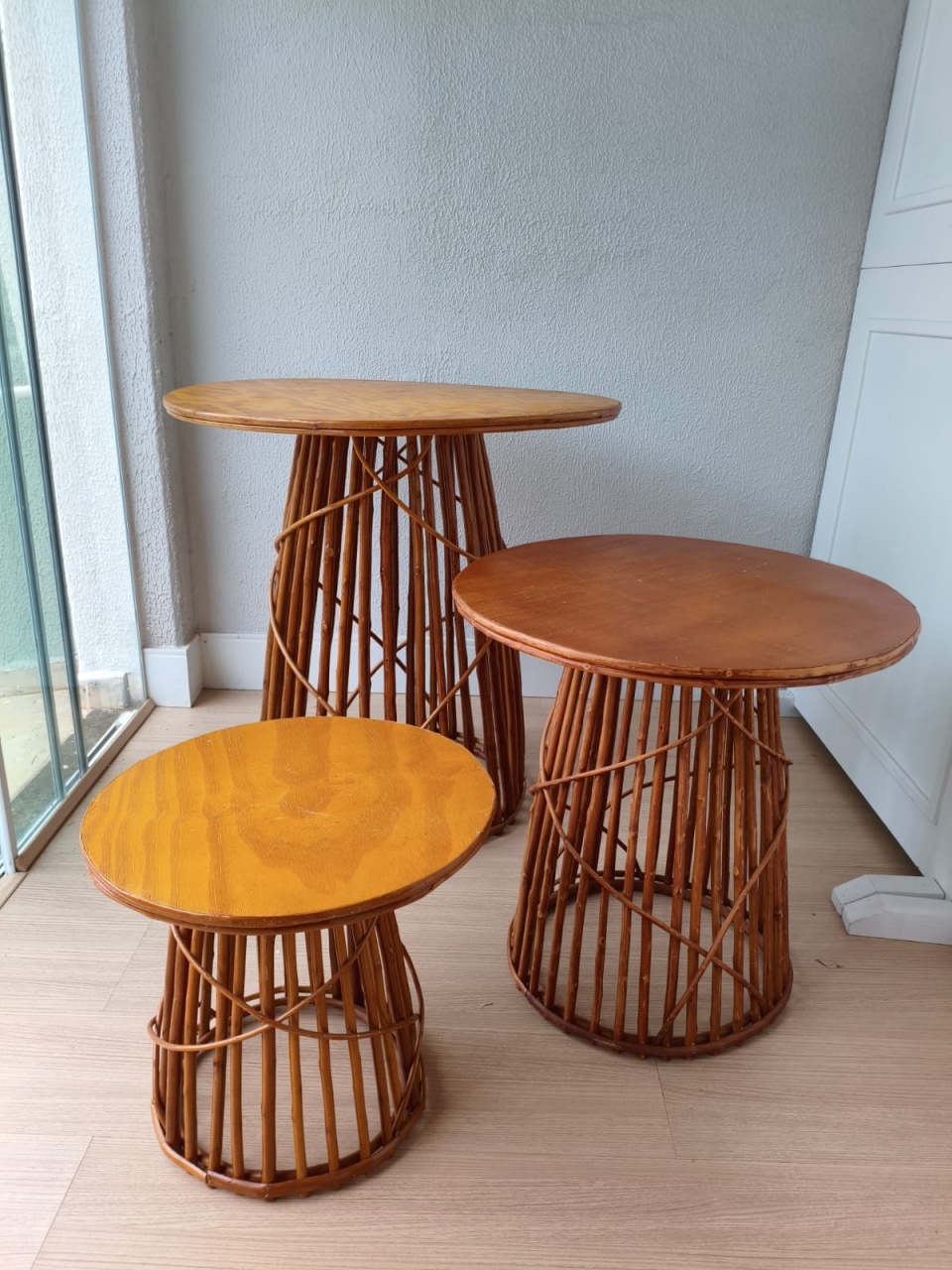 Trio de Mesas Vime - Maluhe decorações 