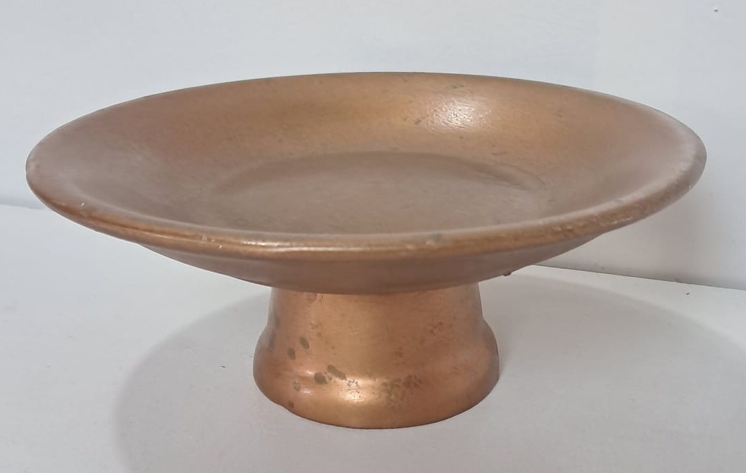 Bandeja Com Pé Rose Gold de Louça P - Stefane Sales 