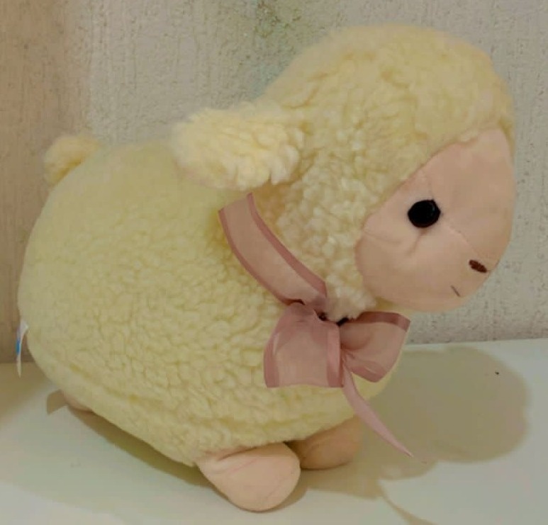 Ovelha de Pelúcia - Stefane Sales 