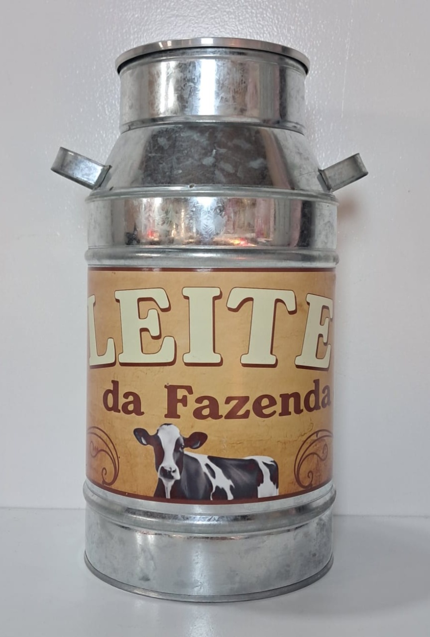 Leiteira de Metal - Stefane Sales 