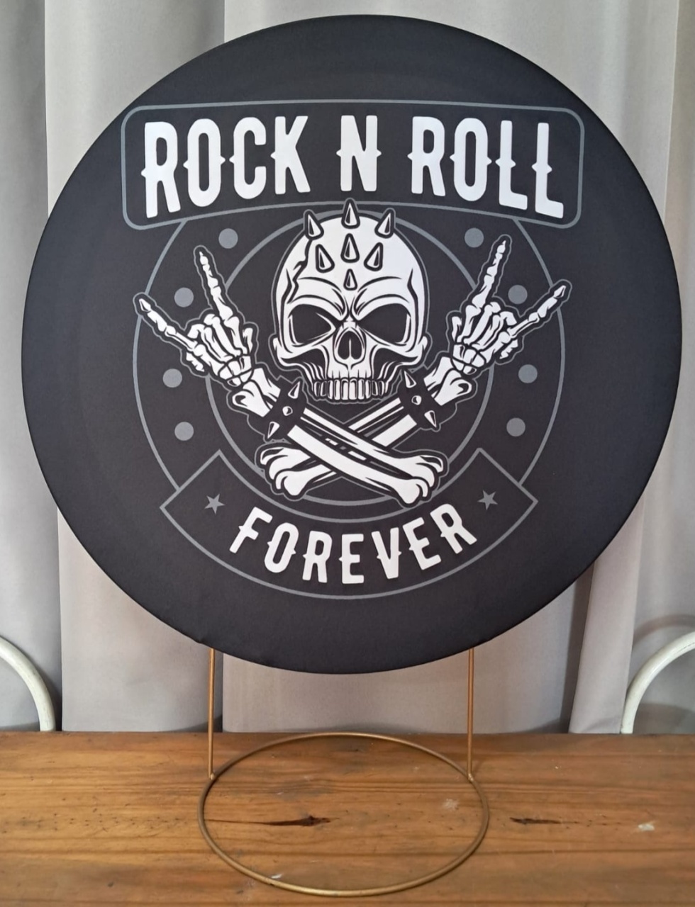Painel de Mesa Rock In Roll Fundo Preto - Stefane Sales 