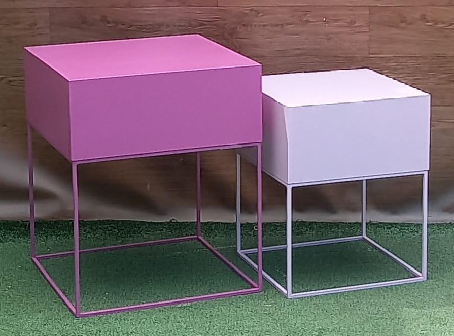 Mesa de Ferro Rosa Chiclete E Rosa Candy P E M - Stefane Sales 