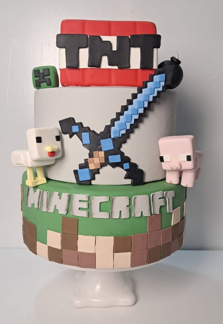 Bolo Fake Do Manicraft - Stefane Sales 