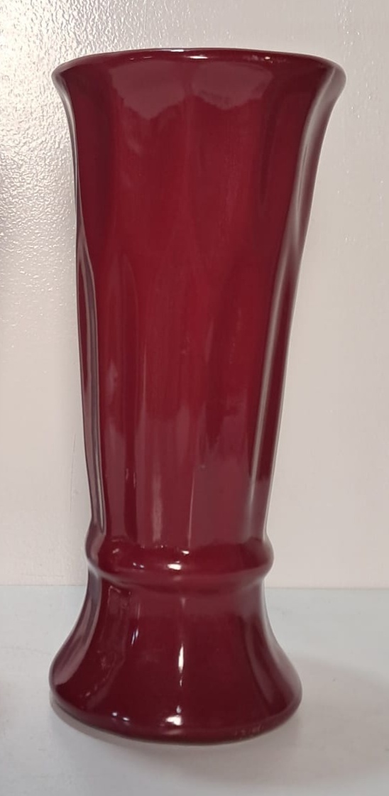 Vaso Cone Vermelho de Louça 17Cm - Stefane Sales 