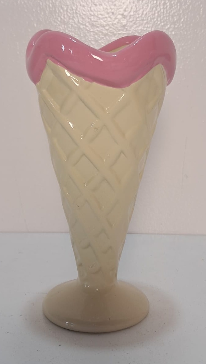 Casquinha de Sorvete Decorativa de Louça - Stefane Sales 