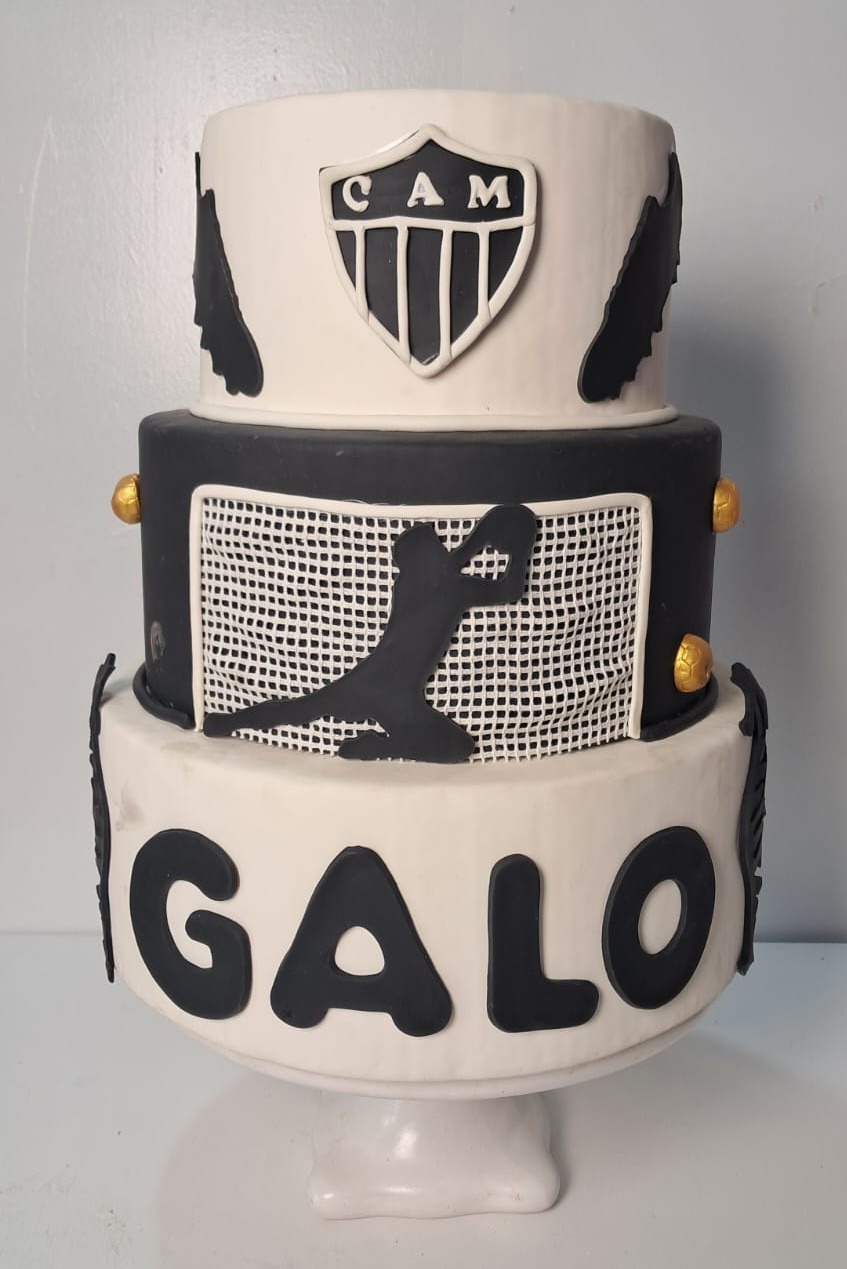 Bolo Fake Do Galo - Stefane Sales 