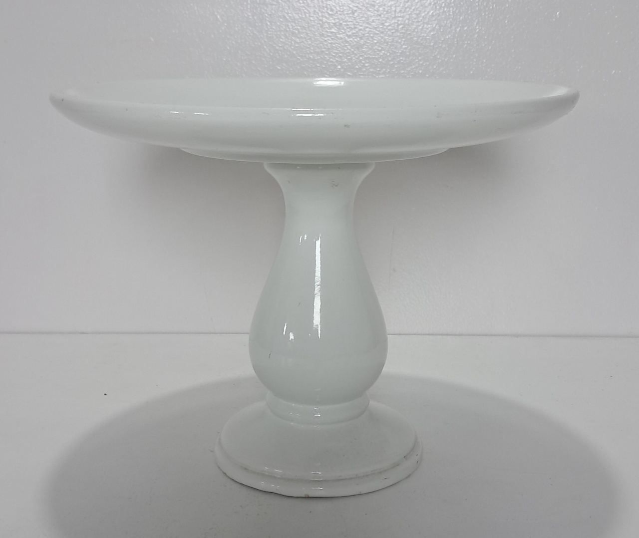 Boleira de Louça Branca - Stefane Sales 