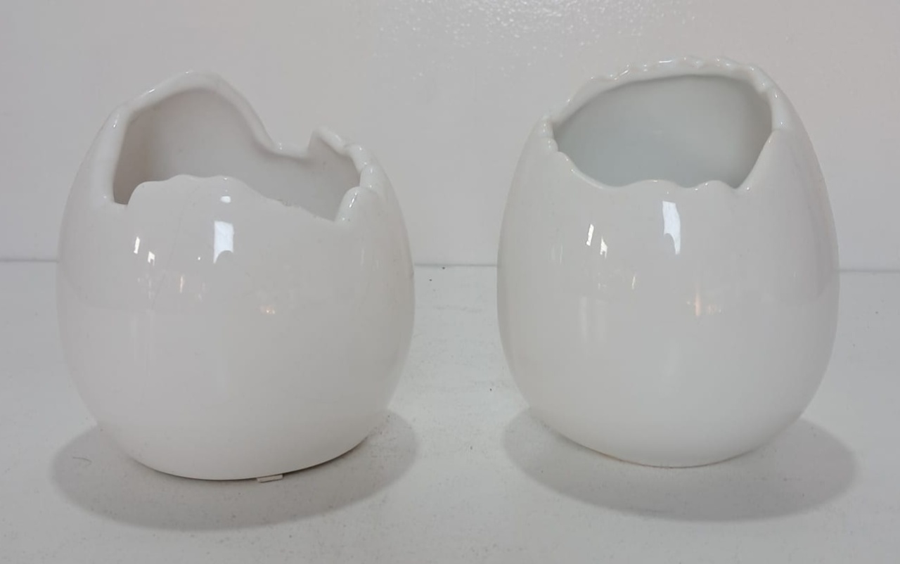 Vaso de Ovo de Dinossauro de Louça - Stefane Sales 