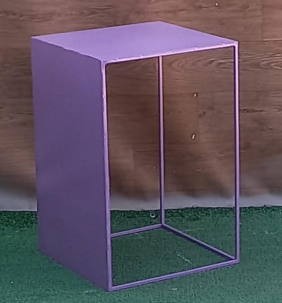 Mesa de Ferro Lilás - Stefane Sales 