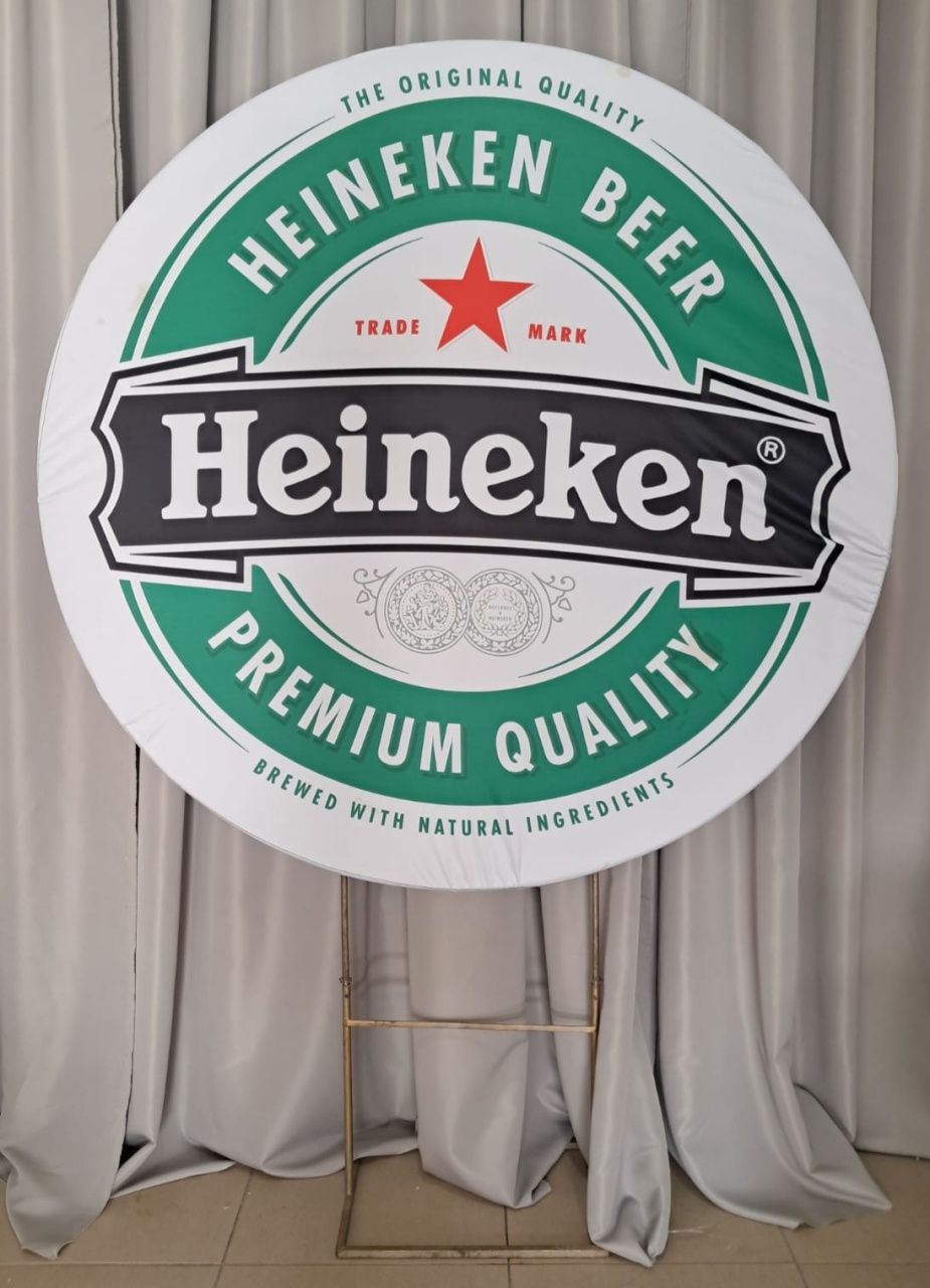 Painel Cerveja Heineken Verde - Stefane Sales 