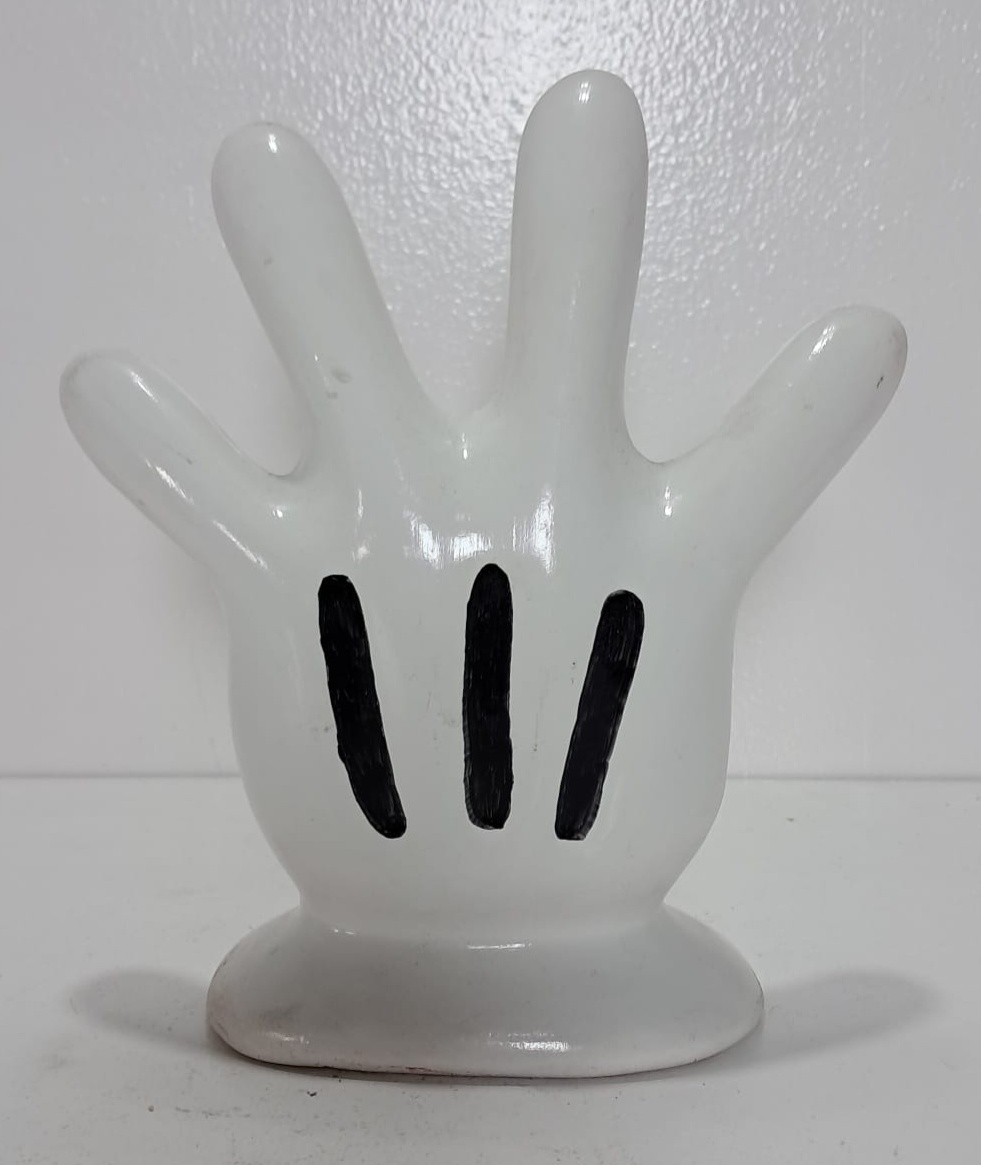Mão Do Mickey Mouse de Louça - Stefane Sales 