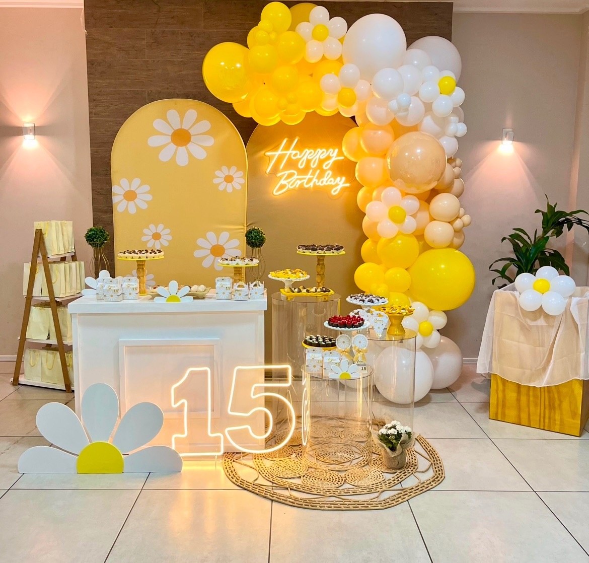 Decoração Margarida - 15 Anos  - Me Pegue Monte