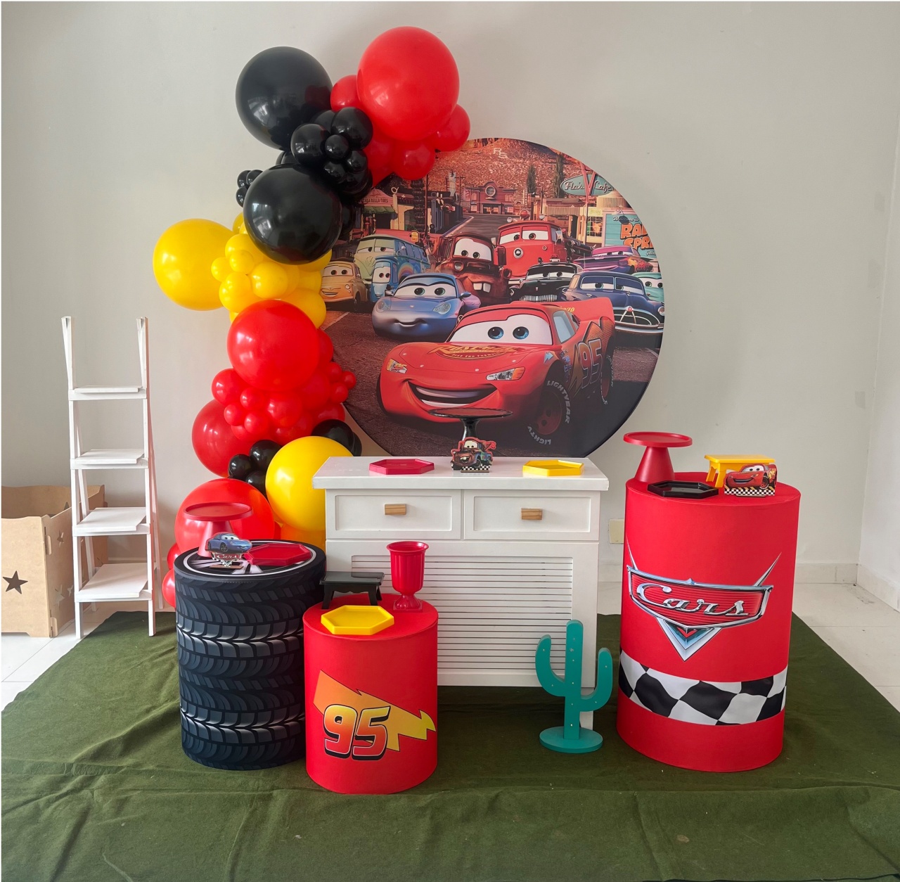 Decoração Infantil P - Relâmpago Mcqueen Carros - Me Pegue Monte