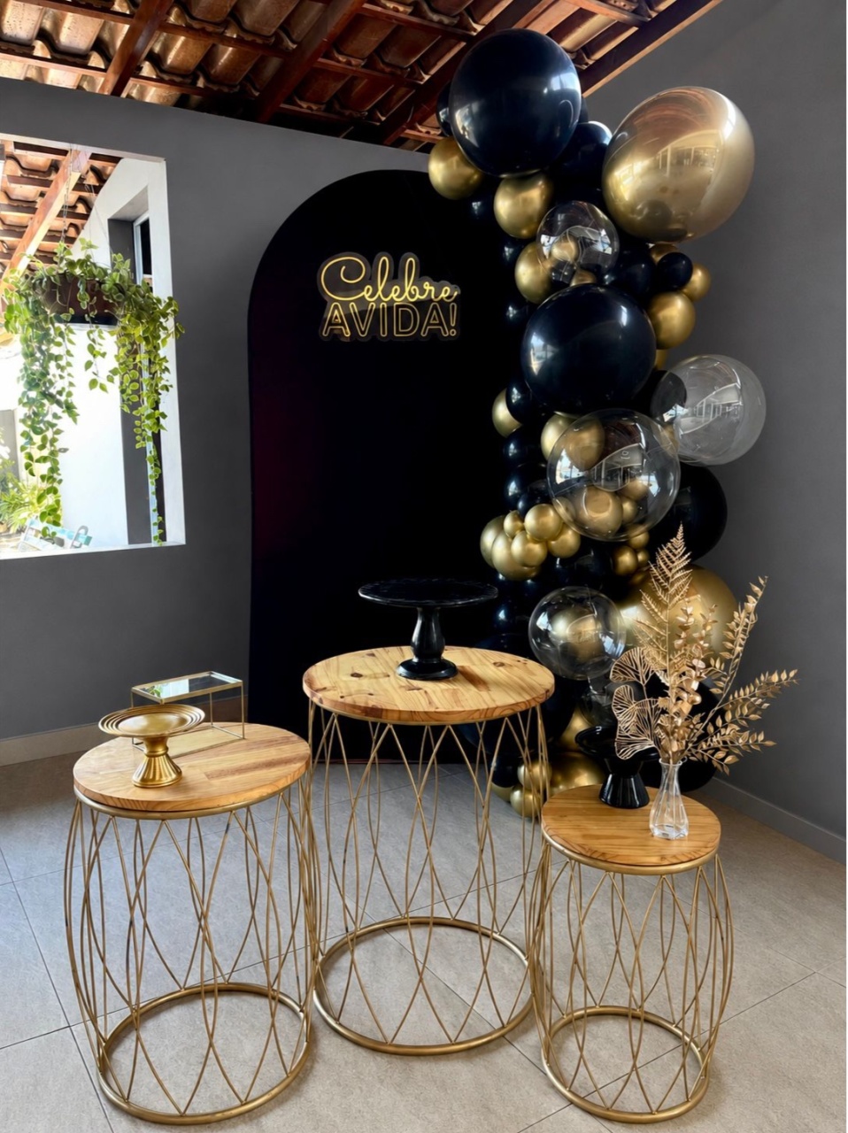 Decoração Preto E Dourado - Me Pegue Monte