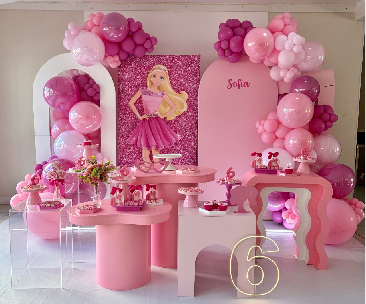 Decoração Infantil G - Barbie - Me Pegue Monte