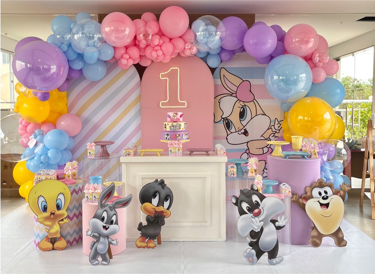 Decoração Com Balão - Baby Looney E Tunes Feminino - Me Pegue Monte