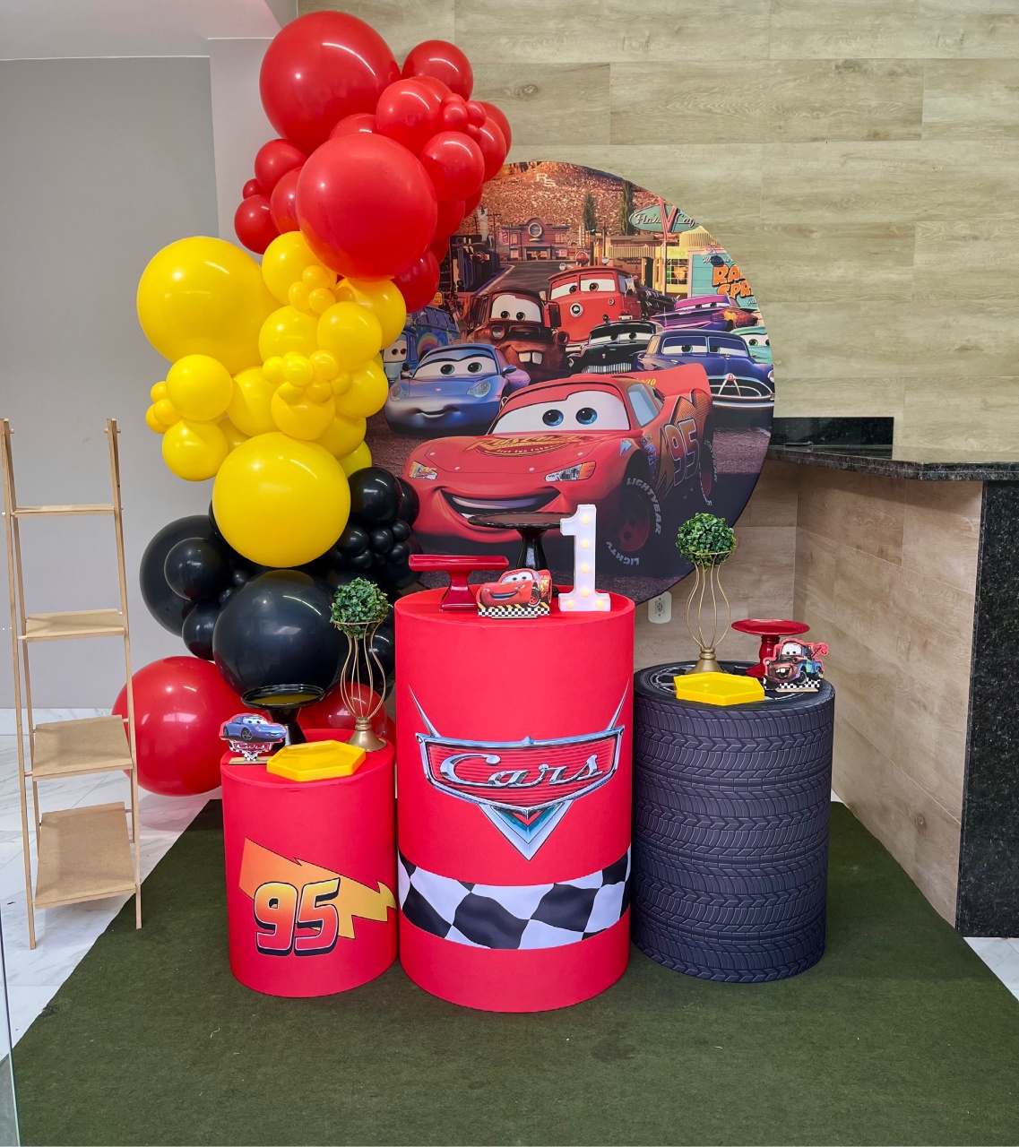 Decoração Infantil Pp - Relâmpago Mcqueen  - Me Pegue Monte
