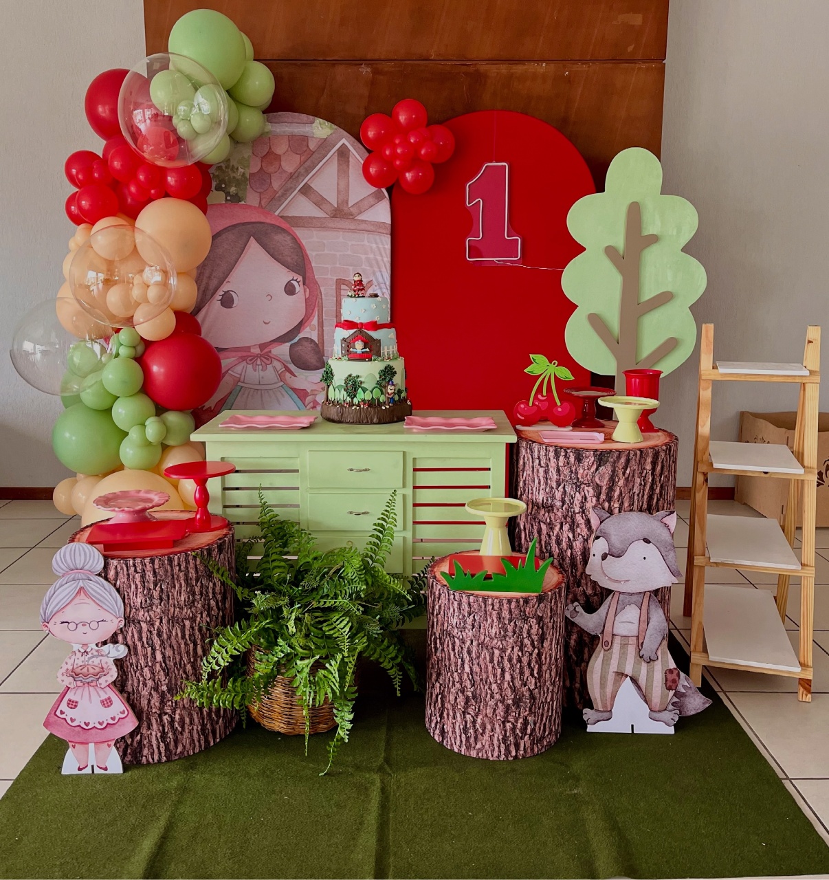 Decoração Infantil - Chapeuzinho Vermelho  - Me Pegue Monte