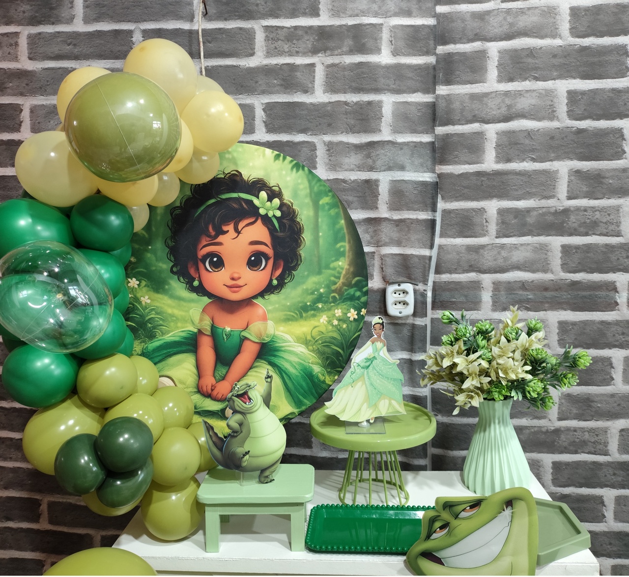 Kit Só Um Bolinho A Princesa E O Sapo Baby - MOURA EVENTOSS