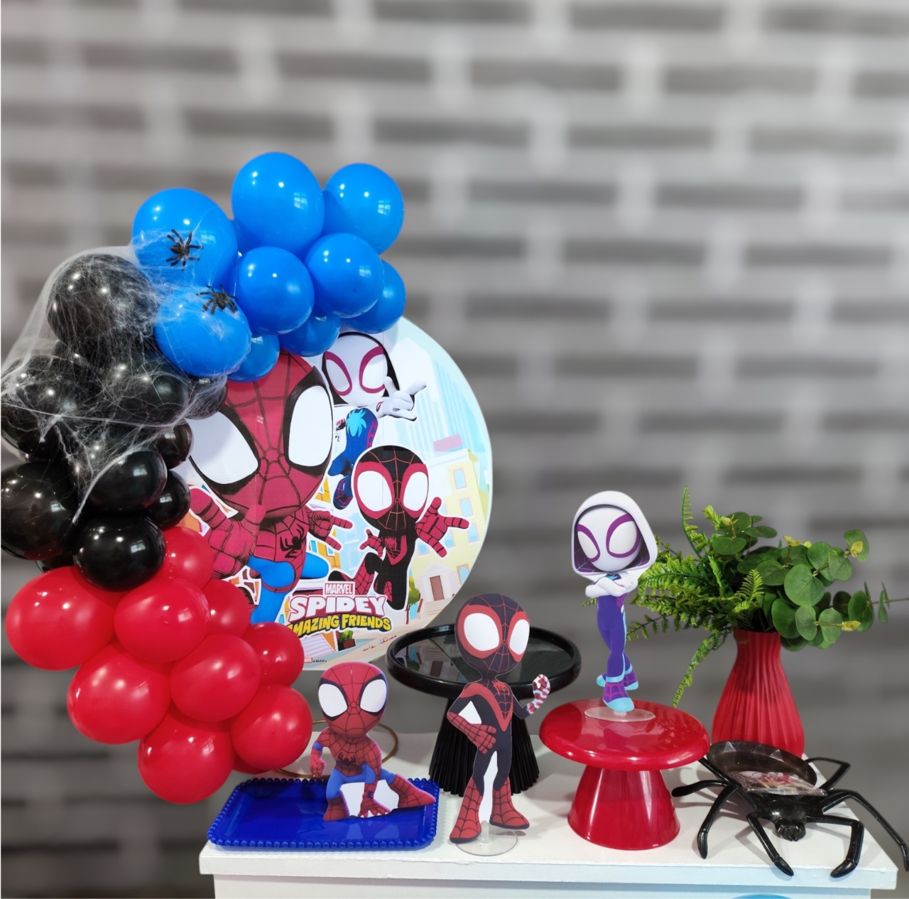 Kit Só Um Bolinho Amigos da Vizinhança (Homem Aranha) - MOURA EVENTOSS
