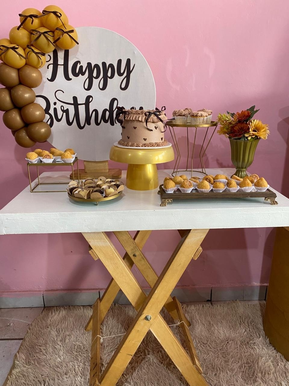 Festa Na Mesa Marrom E Dourado - Biscuit's Mania 