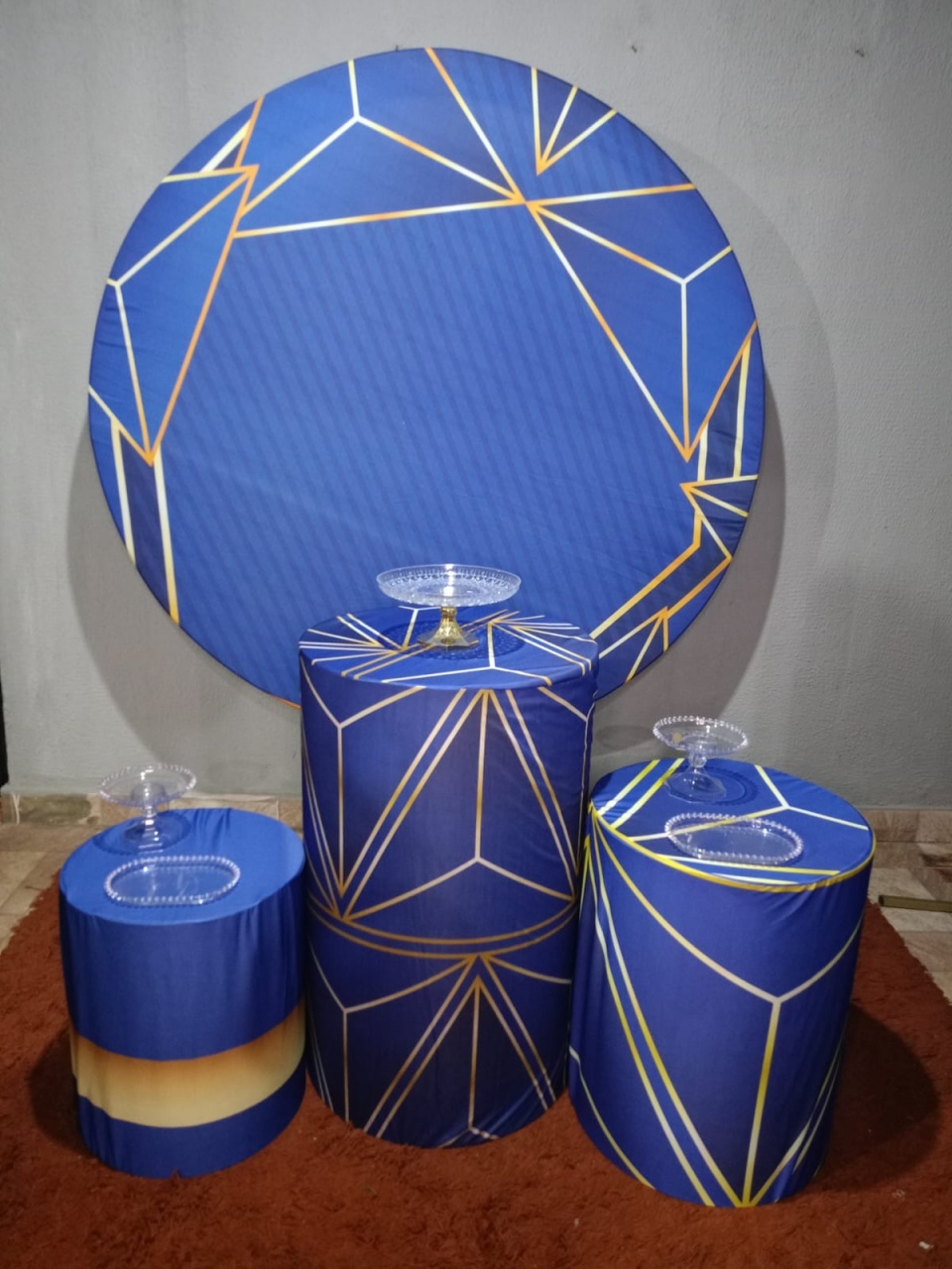 Alugue Pegue Monte Tema Para Festa Decoração Adulto Azul Escuro C/ Dourado Geométrico - Catálogo Digital Big Day 
