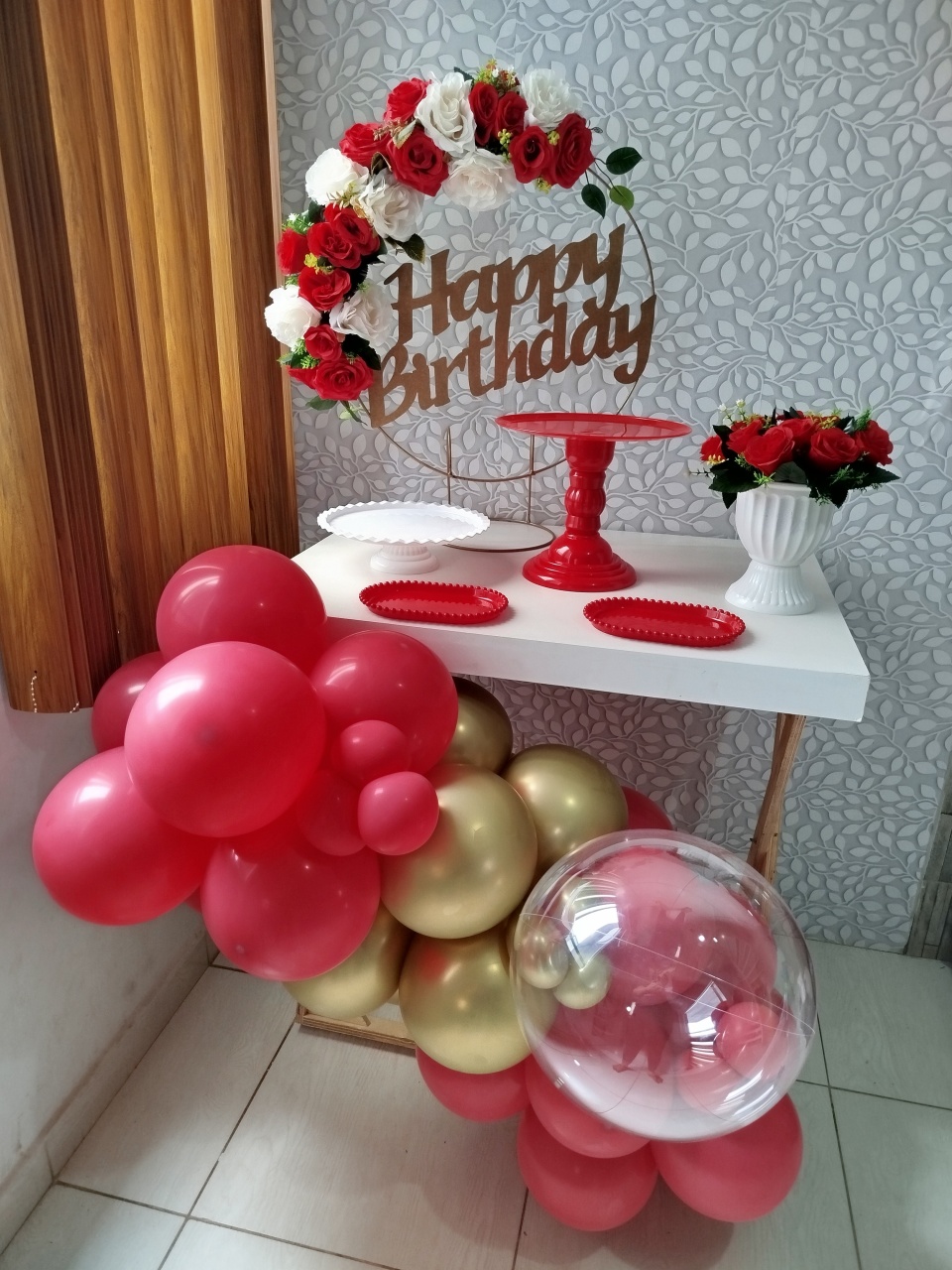 Alugue Festa Na Mesa Floral Vermelho Branco - Catálogo Digital Big Day 