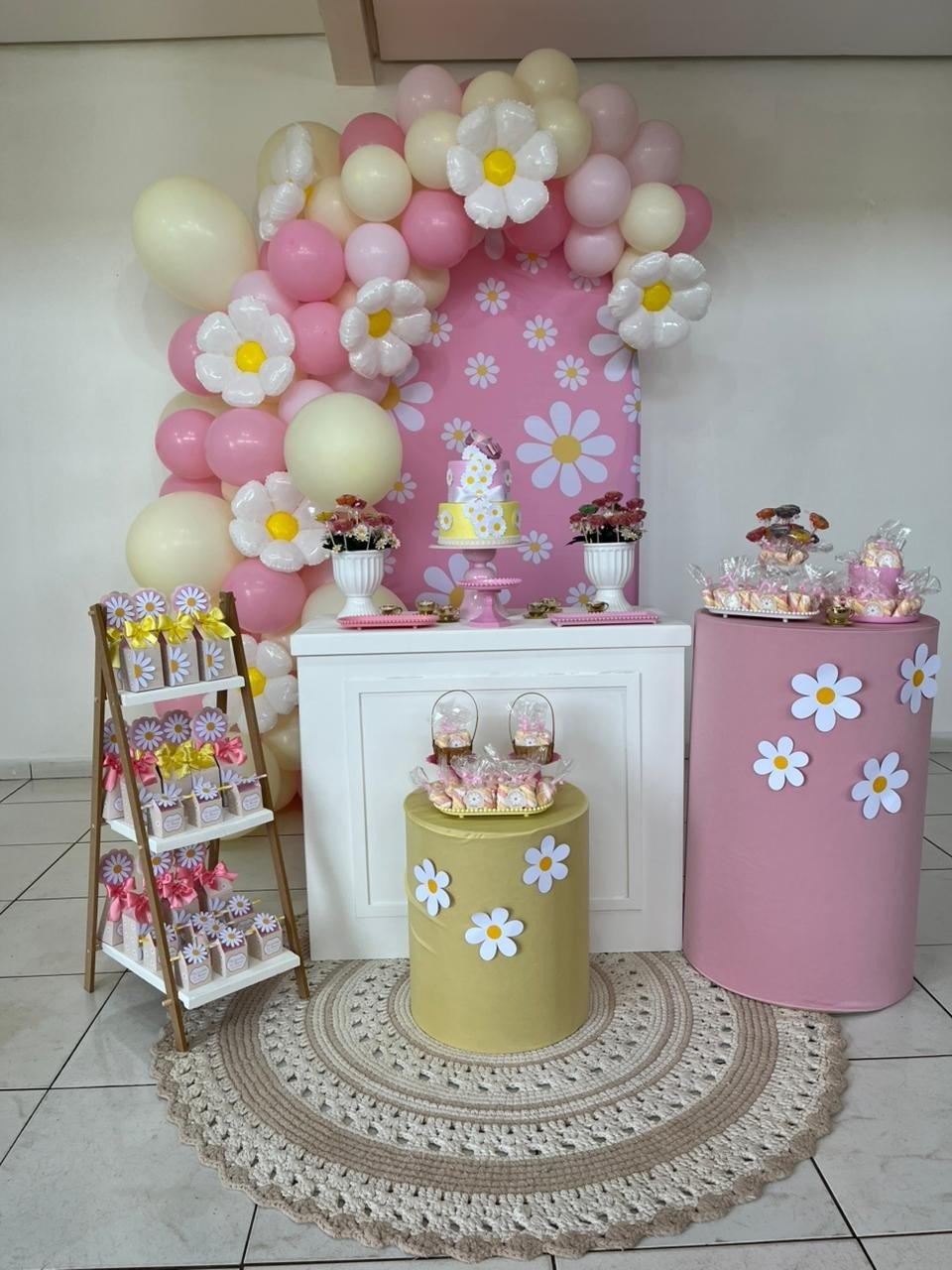 Alugue Pegue Monte Tema Para Festa Decoração  Margaridas  - Catálogo Digital Big Day 