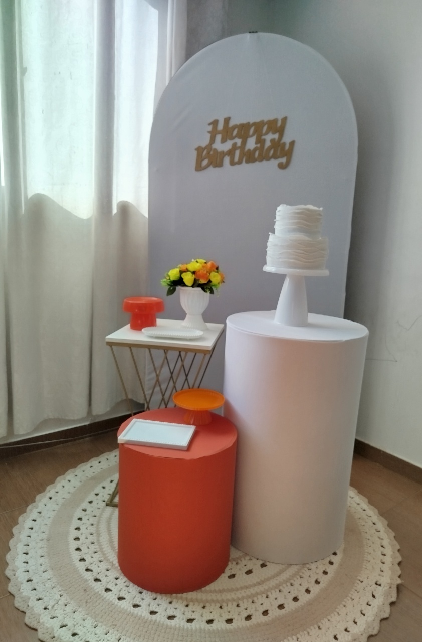 Alugue Pegue Monte Tema Para Festa Decoração Branco E Laranja - Catálogo Digital Big Day 