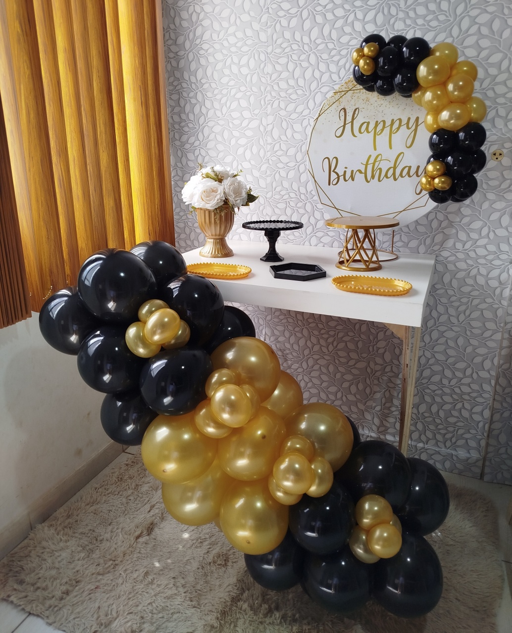Alugue Festa Na Mesa Happy Birthday Branco Dourado  - Catálogo Digital Big Day 