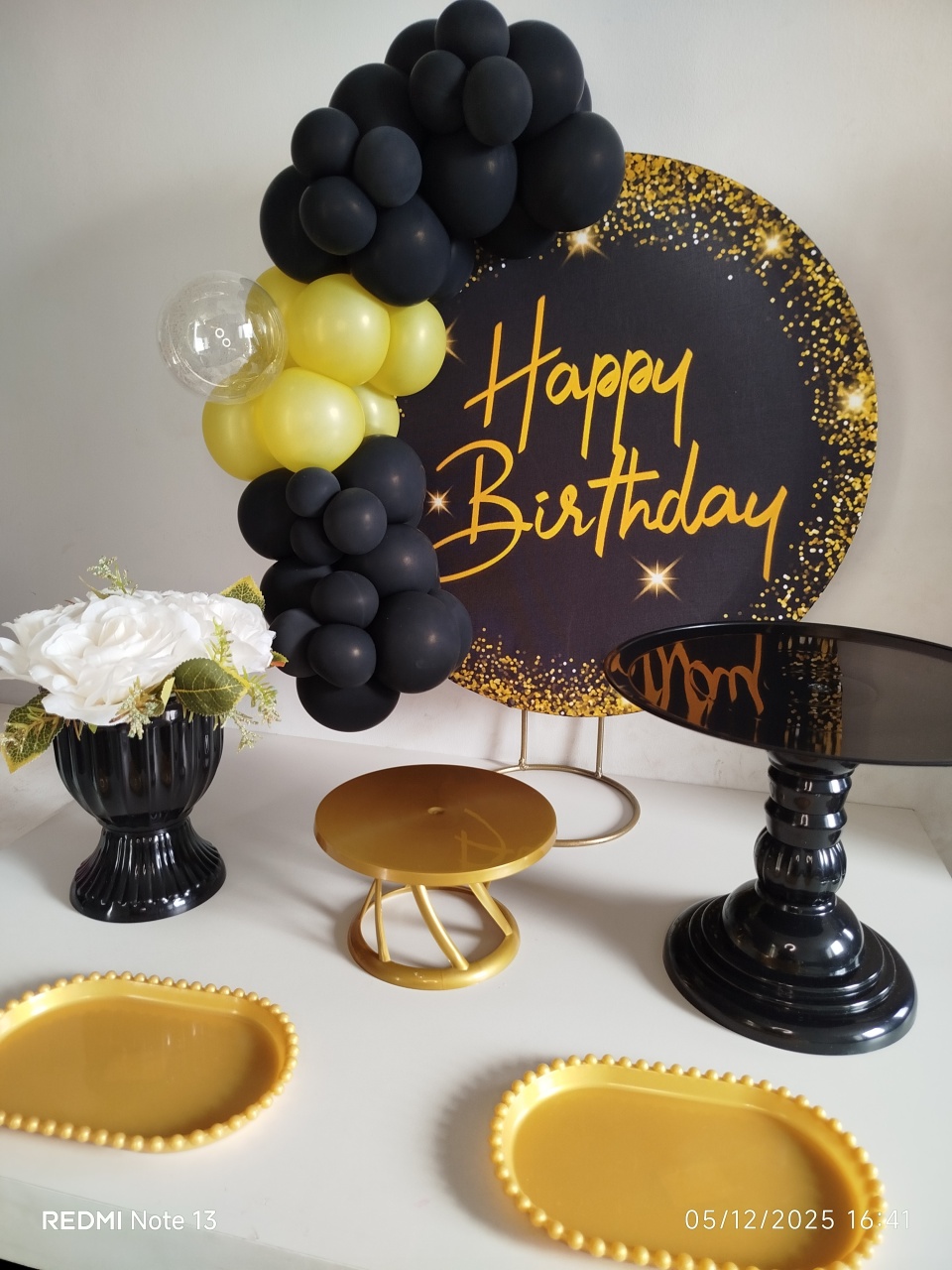 Alugue Festa Na Mesa Happy Birthday Preto Dourado - Catálogo Digital Big Day 
