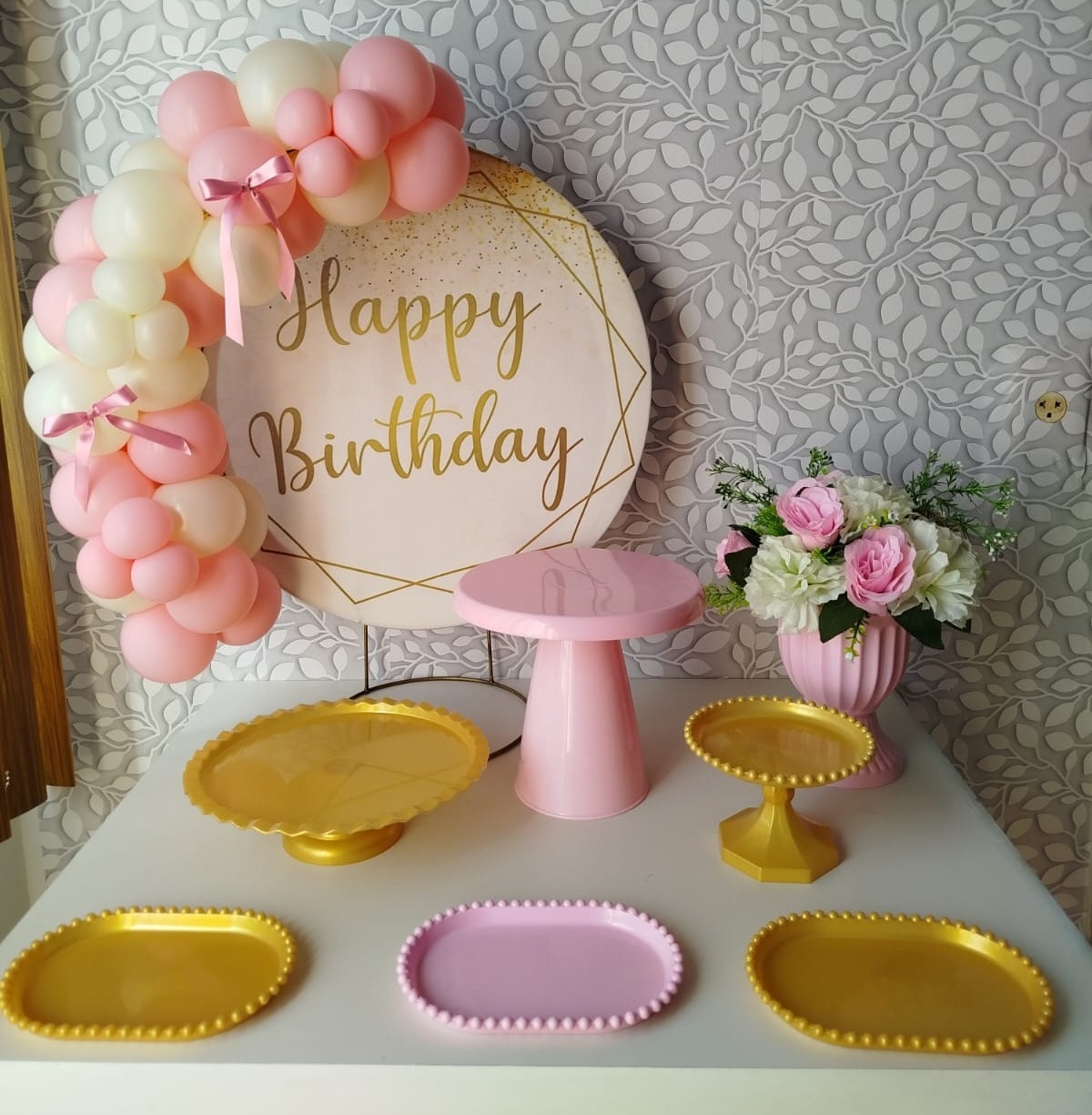 Alugue Festa Na Mesa Happy Rosa E Dourado - Catálogo Digital Big Day 