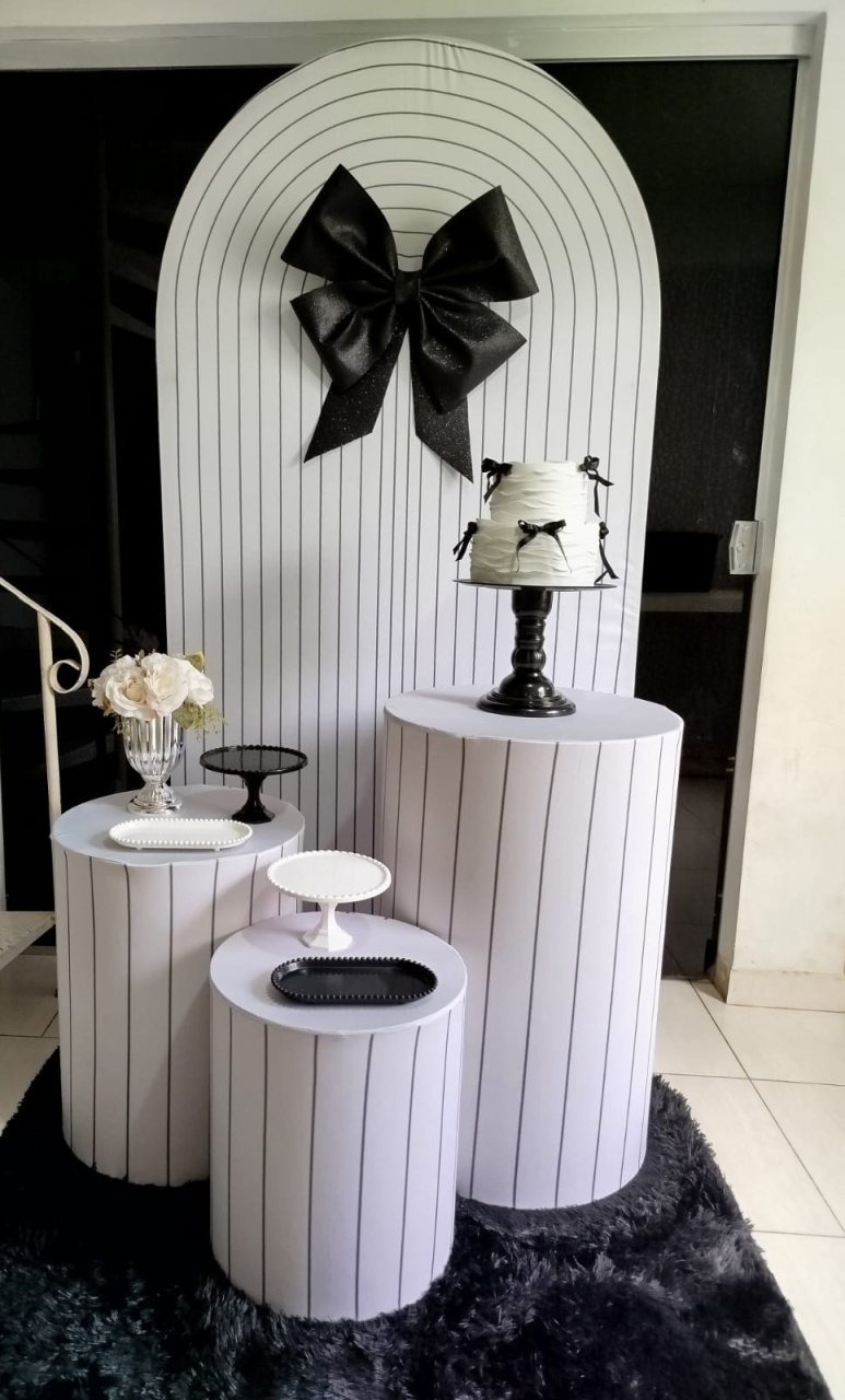 Alugue Pegue Monte Tema Para Festa Decoração Laço Preto Branco - Catálogo Digital Big Day 