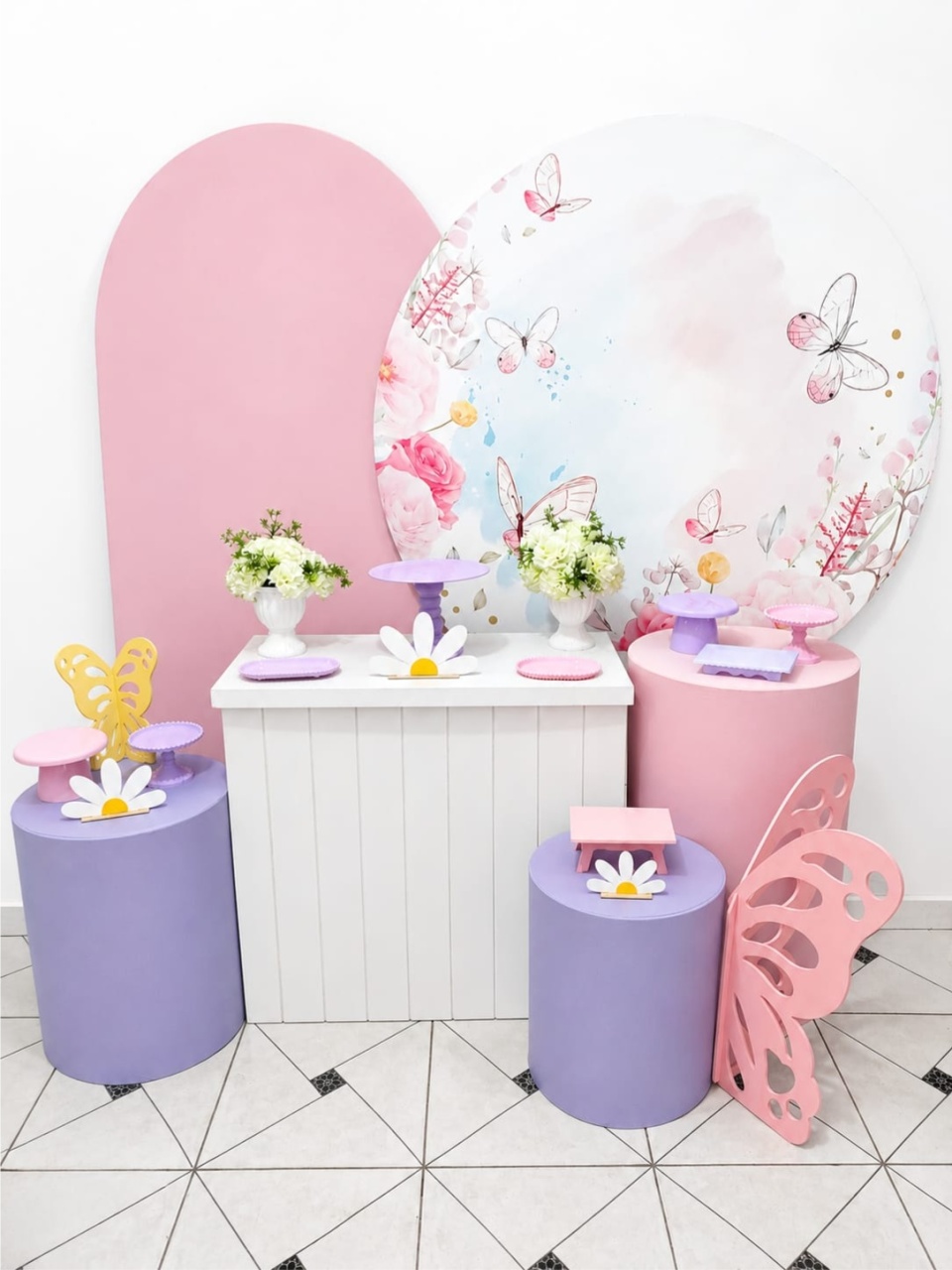 Alugue Pegue Monte Tema Para Festa Decoração Jardim das Borboletas Rosa E Lilas Luxo - Catálogo Digital Big Day 