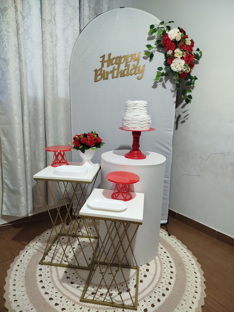 Alugue Tema Para Festa Decoração Adulto Happy Floral Vermelho  - Catálogo Digital Big Day 