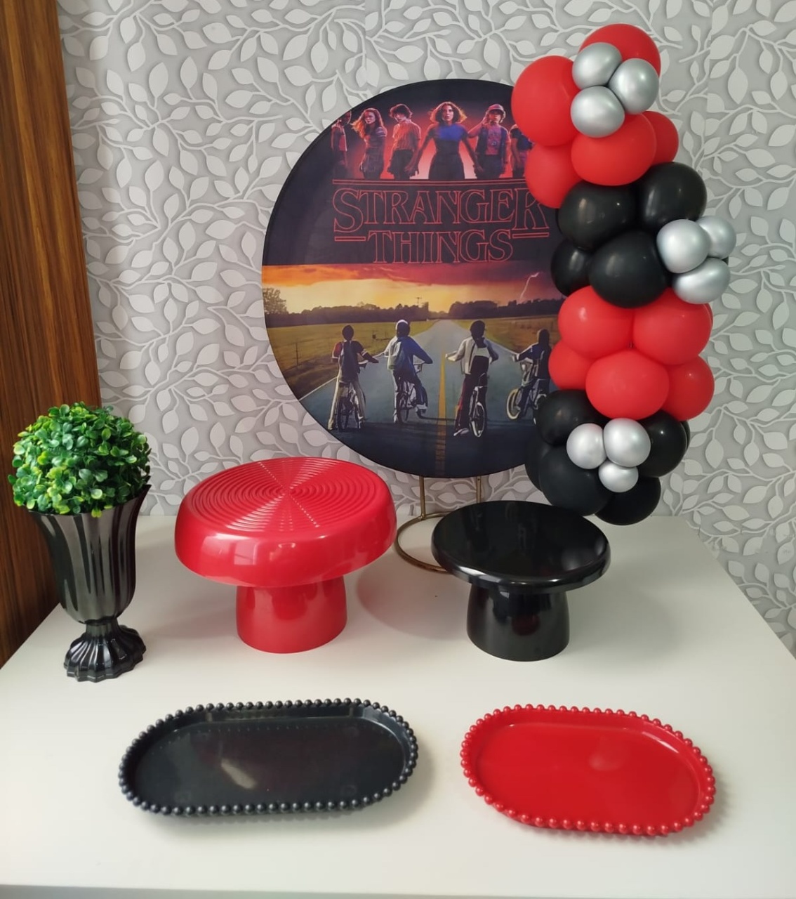 Alugue Festa Na Mesa  Stranger Things 2 - Catálogo Digital Big Day 