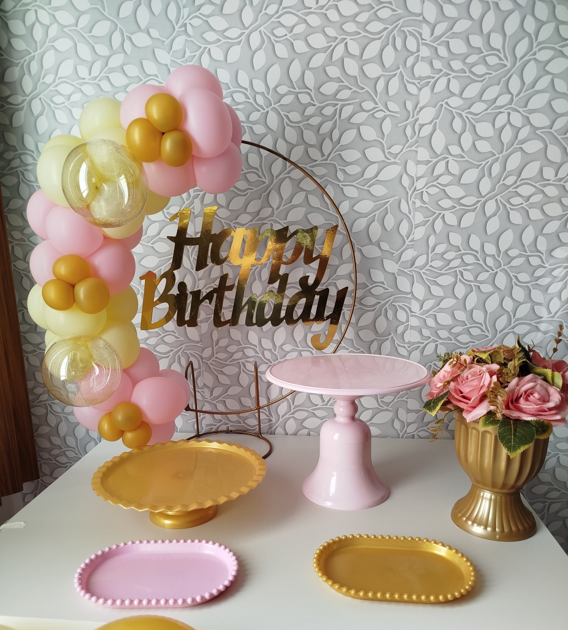 Alugue Festa Na Mesa Flores Rosa  E Dourado 2 - Catálogo Digital Big Day 