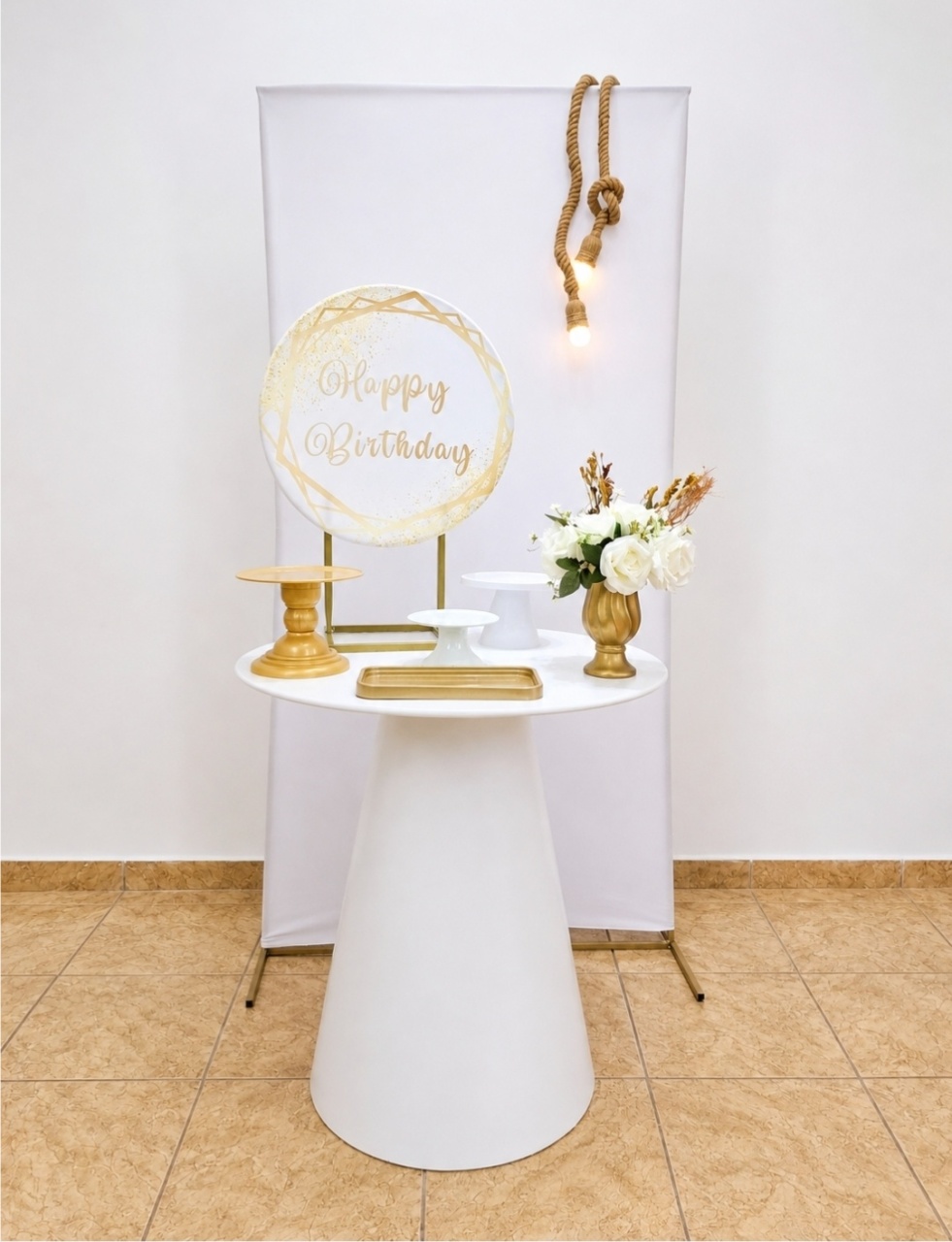 Kit Happy Bhirday Branco Com Dourado - alegria em festa