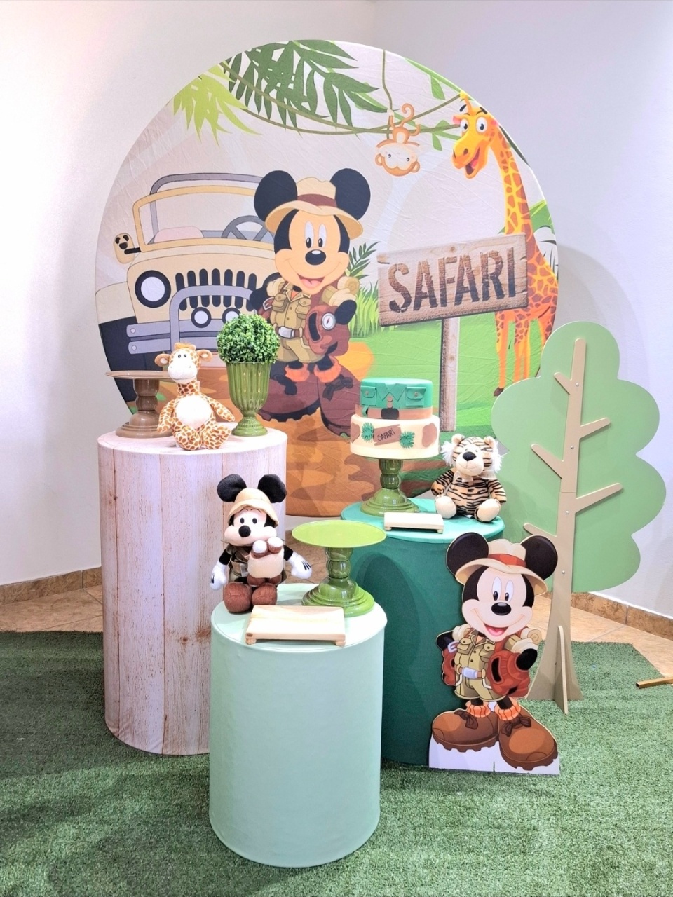 Mickey Safari - alegria em festa