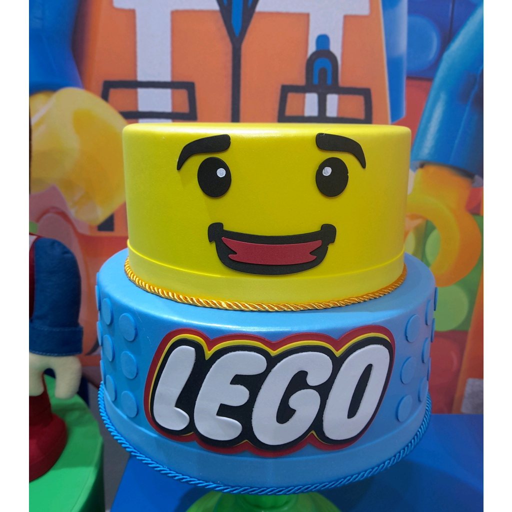 Bolo Fake Lego - alegria em festa