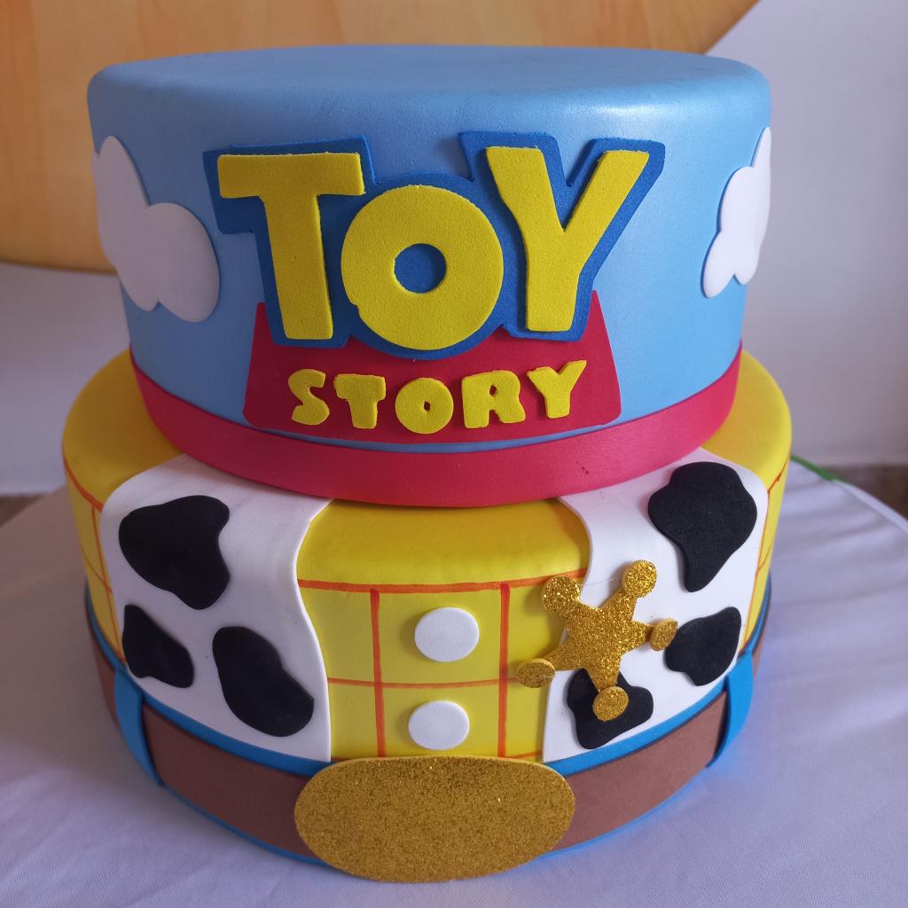 Bolo Fake Toy Story - alegria em festa