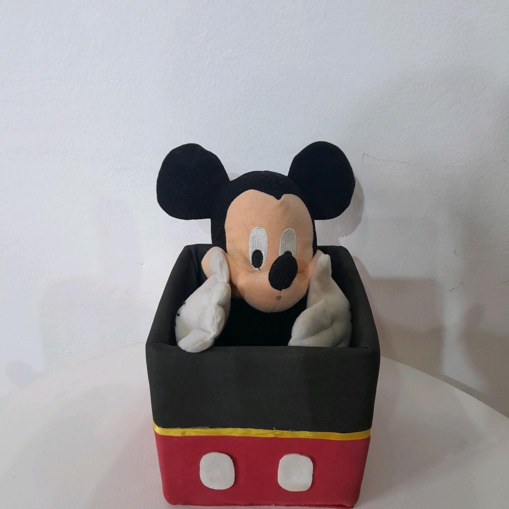 Mickey Na Caixinha - alegria em festa