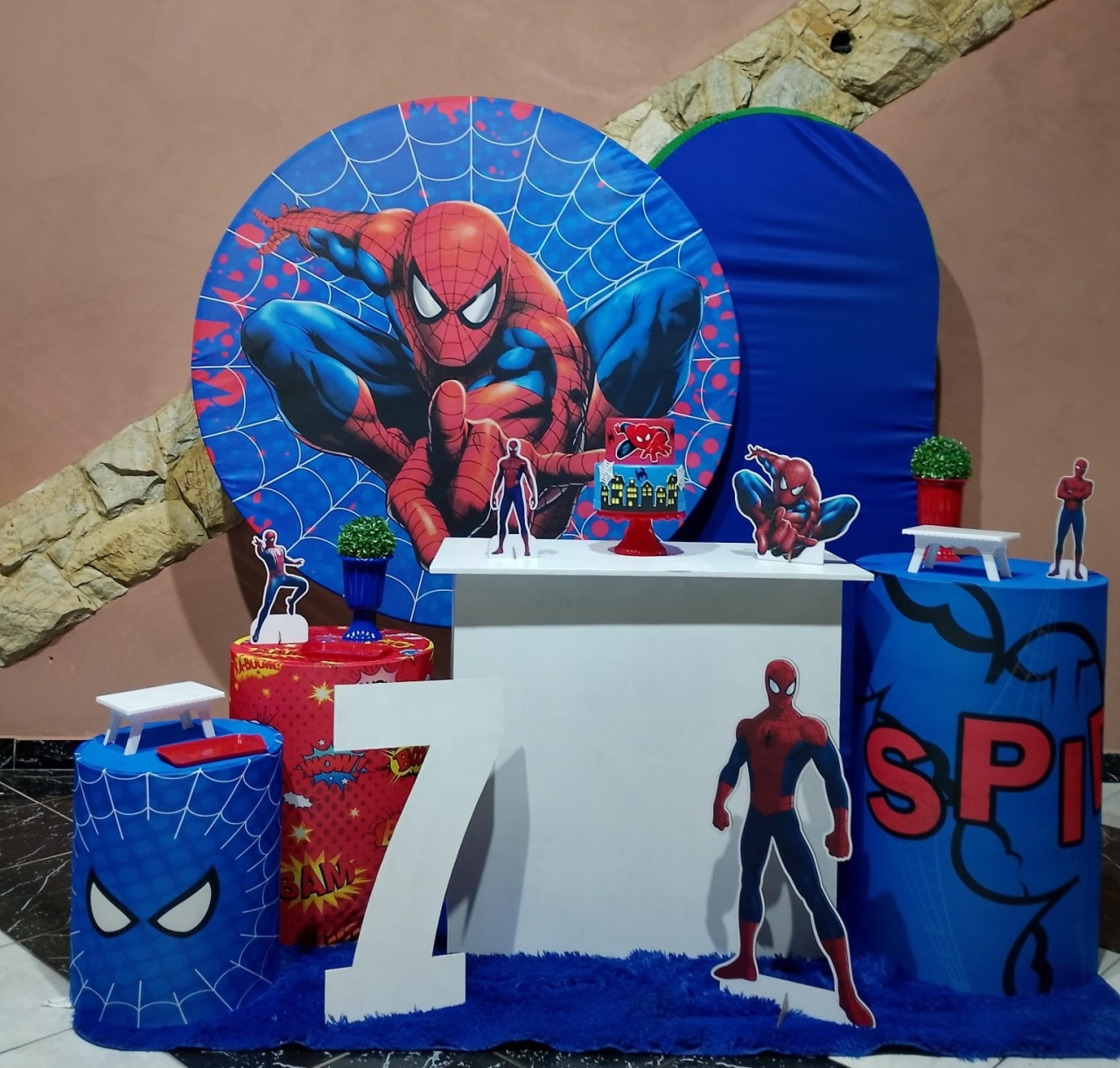 Kit Homem Aranha Ouro - Festejar Locações