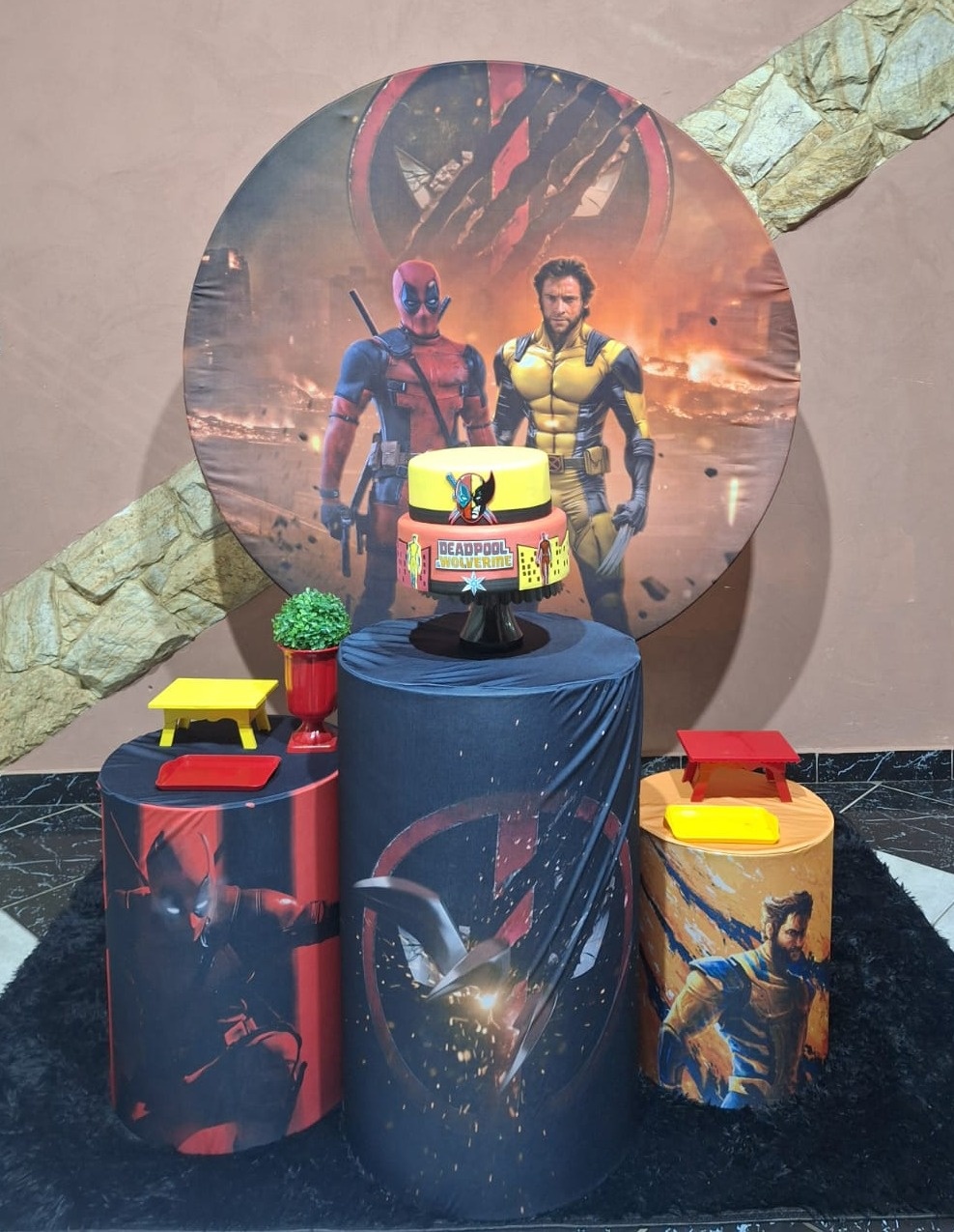 Kit Wolverine E Deadpool - Festejar Locações