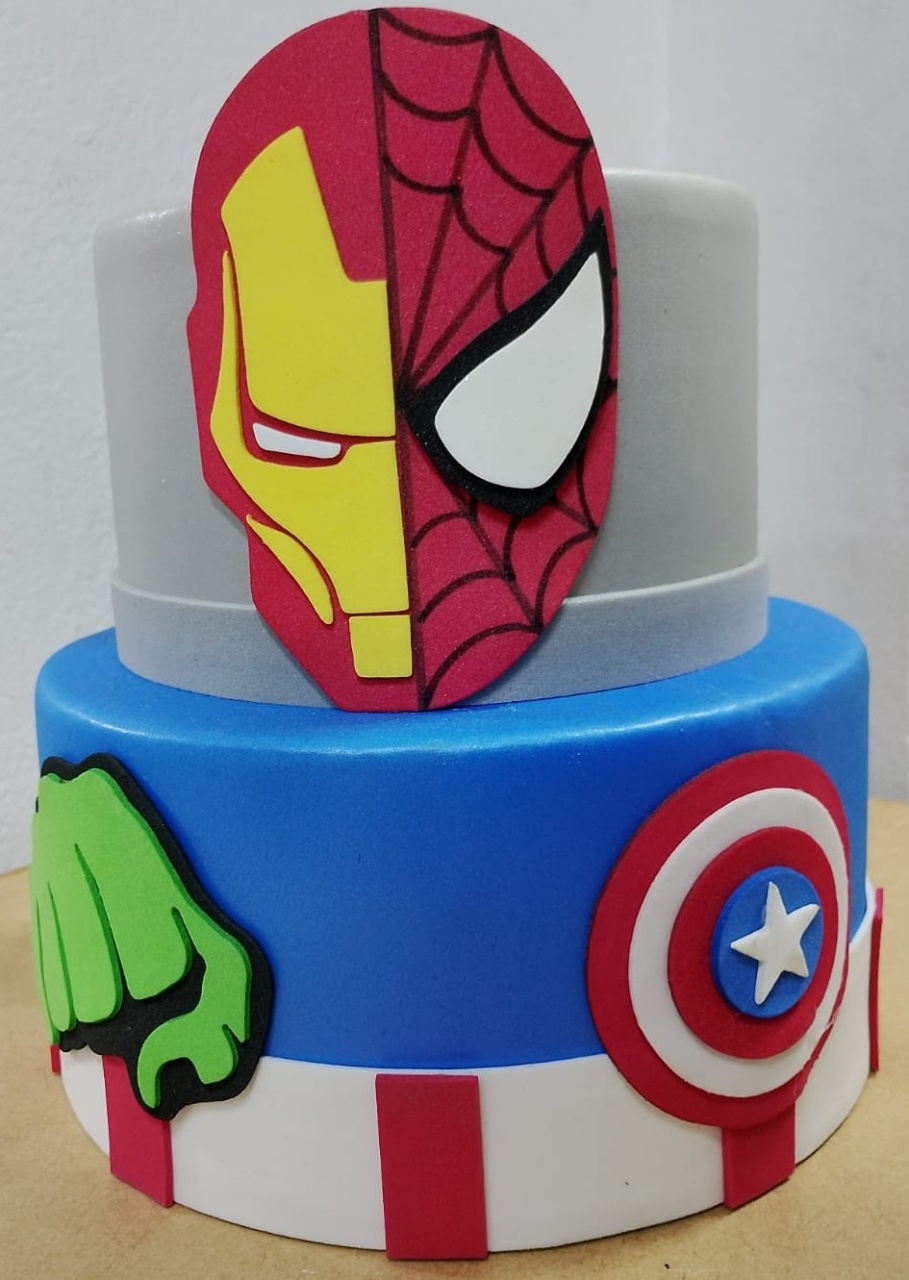Bolo Vingadores - Festejar Locações
