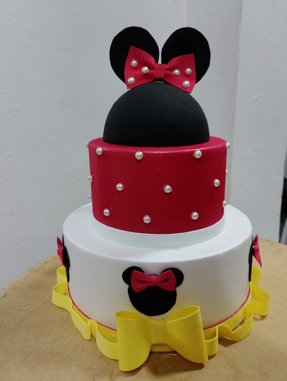 Bolo Minnie 3 Andares  - Festejar Locações