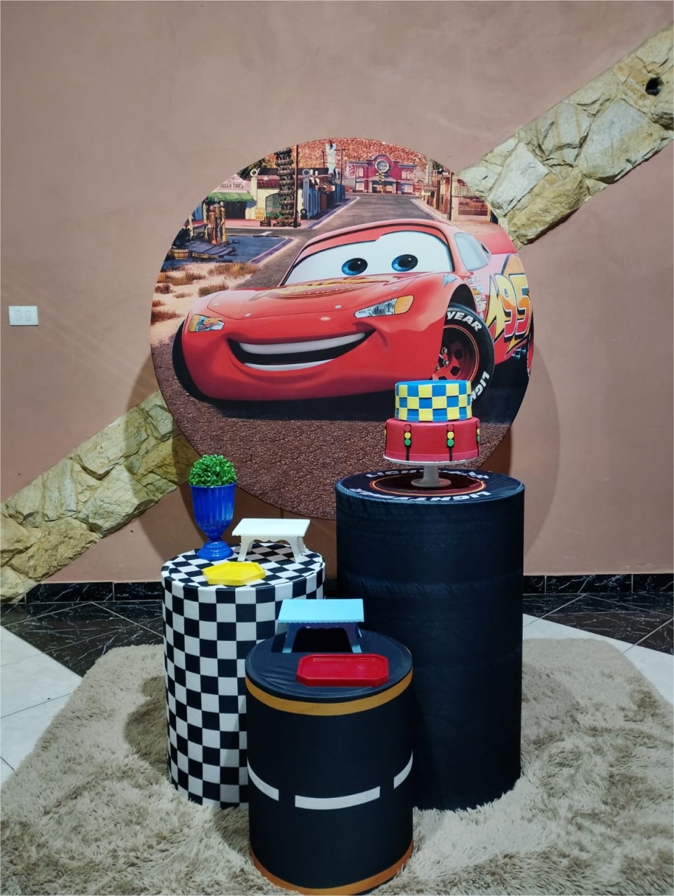 Kit Carros Mc Queen - Prata - Festejar Locações